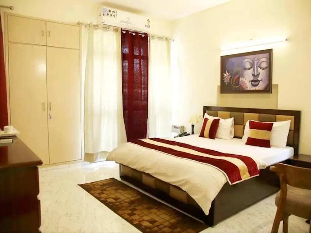 Room in Guest Room - Maplewood Guest House, Neeti Bagh, New Delhiit is a Boutiqu Guest House - Room 2 - photo 4