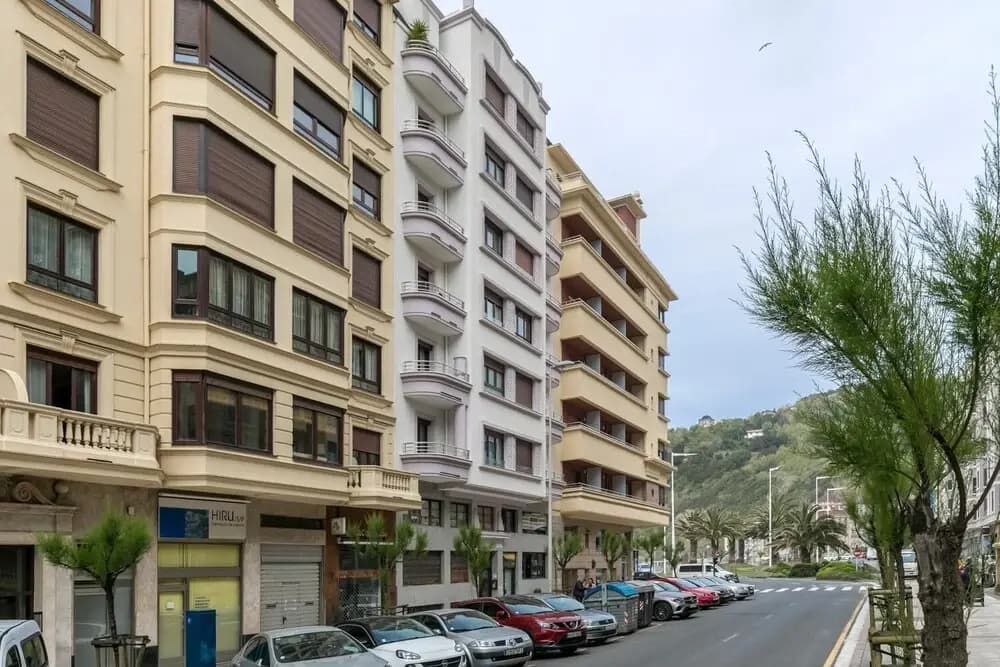 Bondi Family Escape - main photo