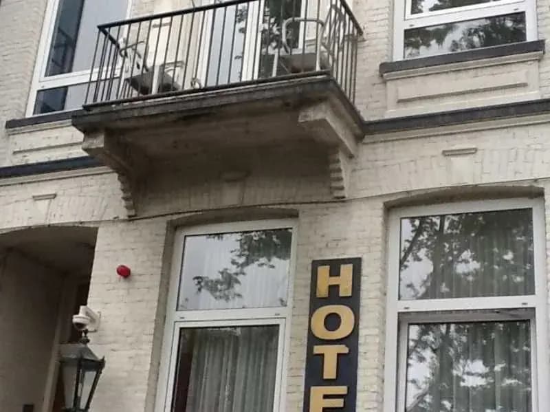 Hotel Iris - main photo