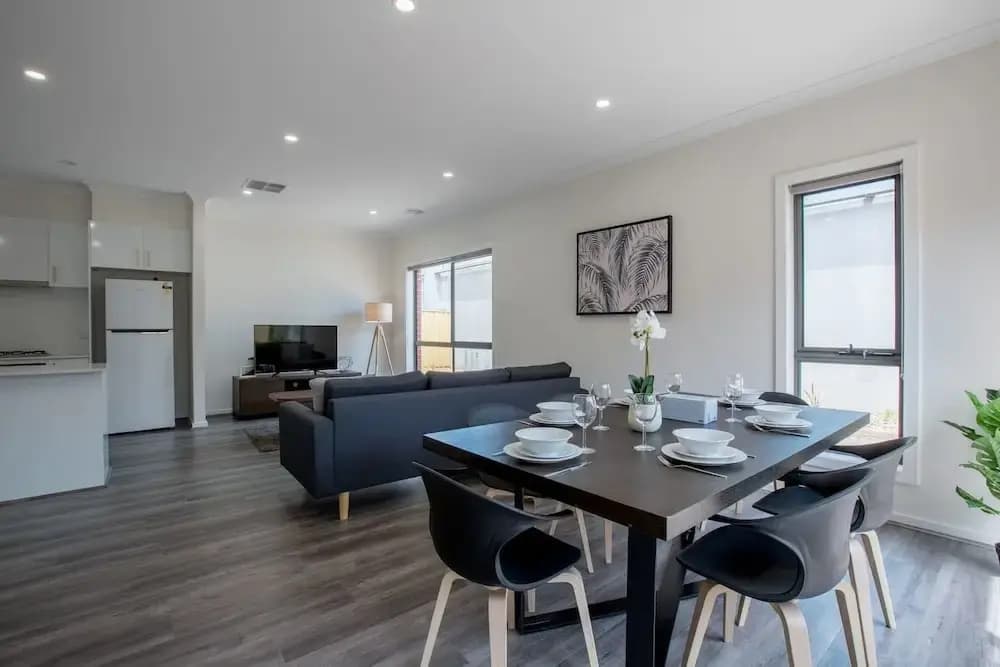 Comfy And Warm Home In Point Cook - photo 3