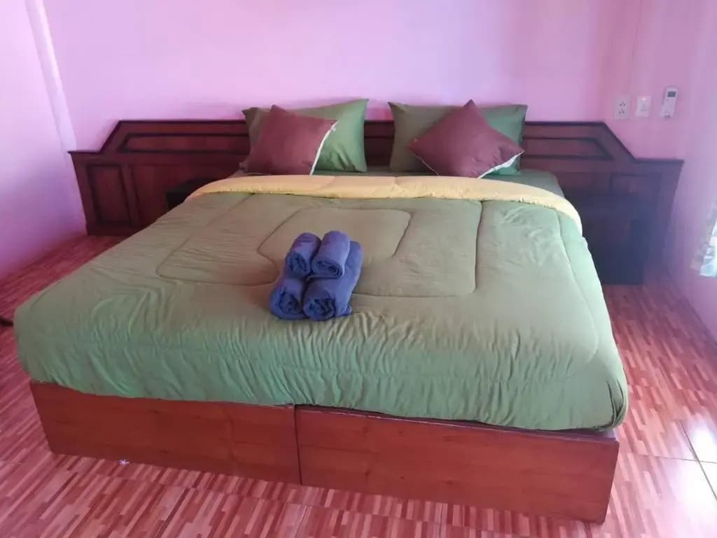 Chomlay Room & Restaurant - photo 8