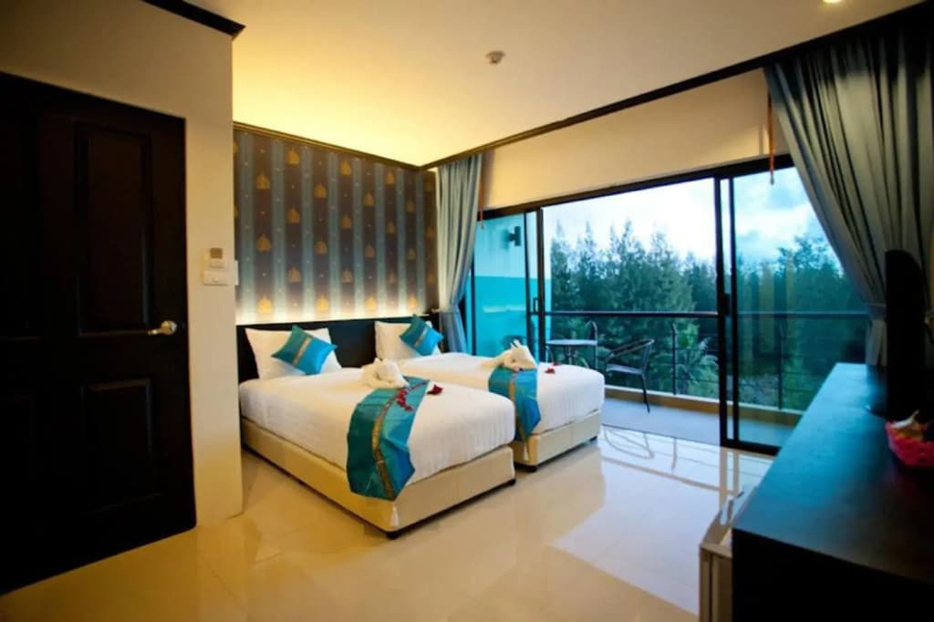 Kata Green Beach Hotel - photo 5
