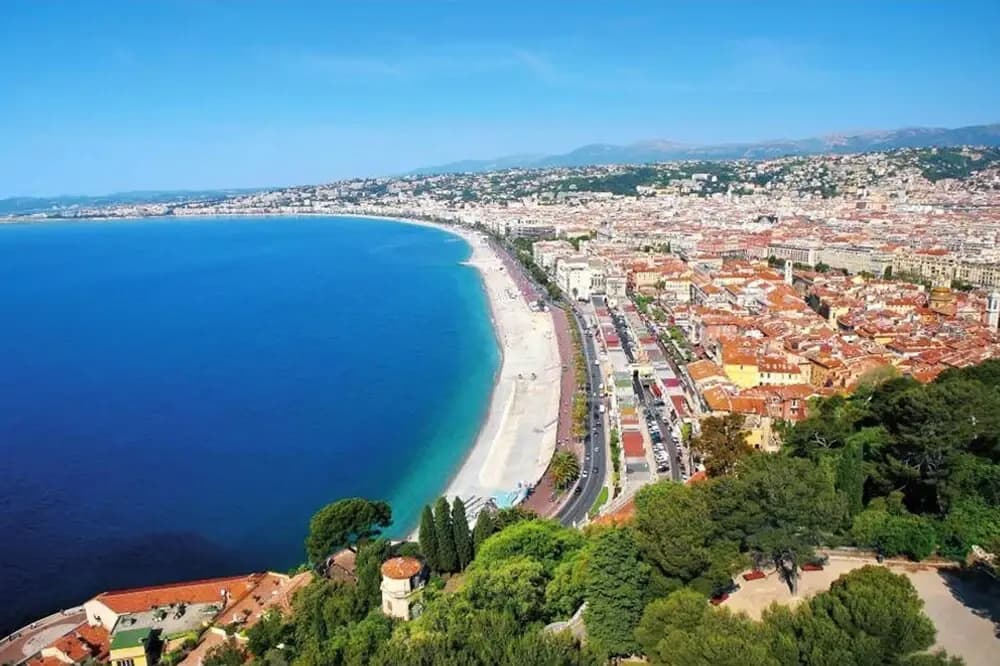 A Gorgeous, 2-bedroom Apartment in a Villa With Beautiful sea View and - photo 13