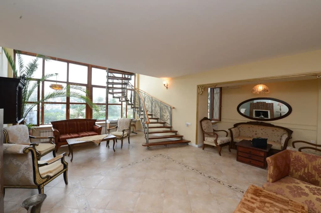Caravan Hotel - photo 2