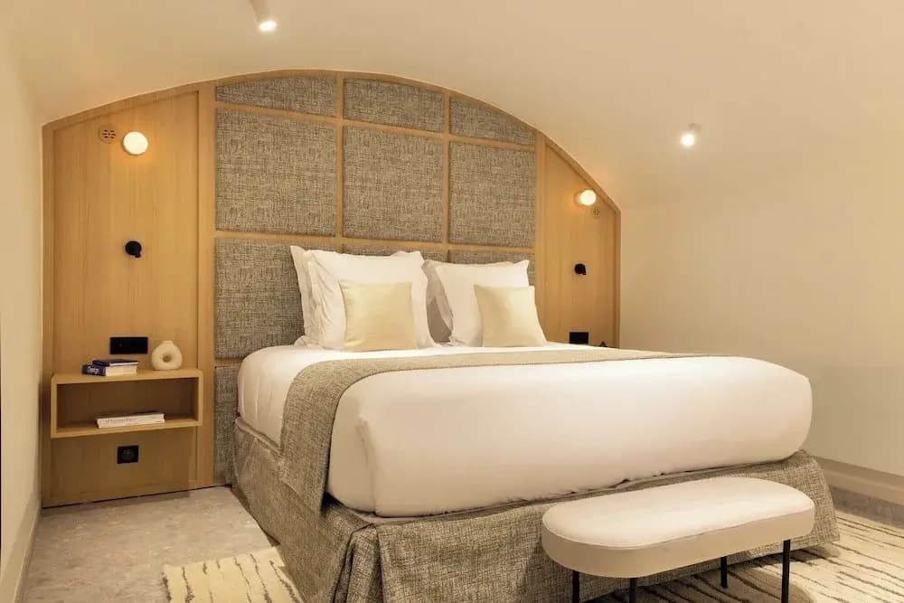 Modern Apartment -ac-1br-4p-pantheon - photo 1