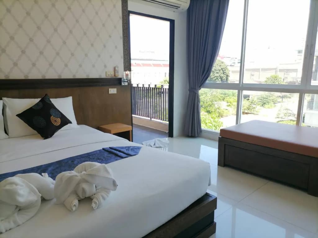 NJ Patong Hotel - photo 8