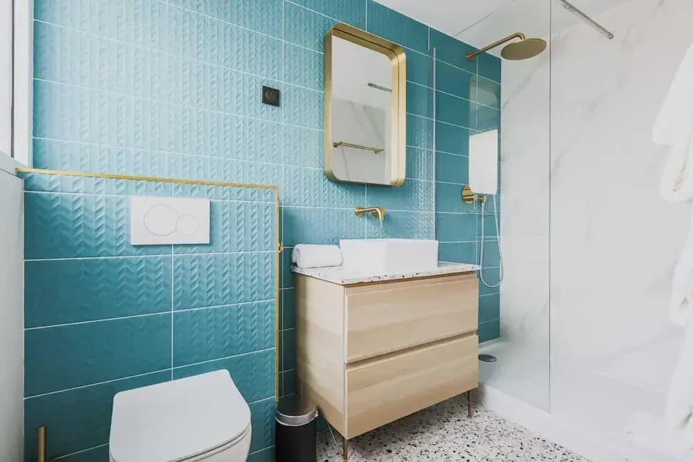 Elegant Apartment - 2br/6p - Canal St Martin - photo 8