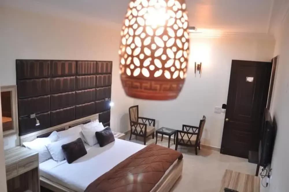 Hotel Solo Victoria - photo 11
