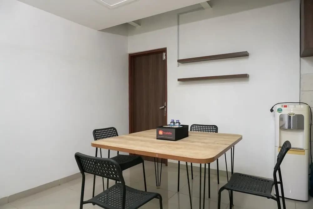 Minimalist Studio 1st Floor at Meruya 8 Puri Kembangan - photo 10