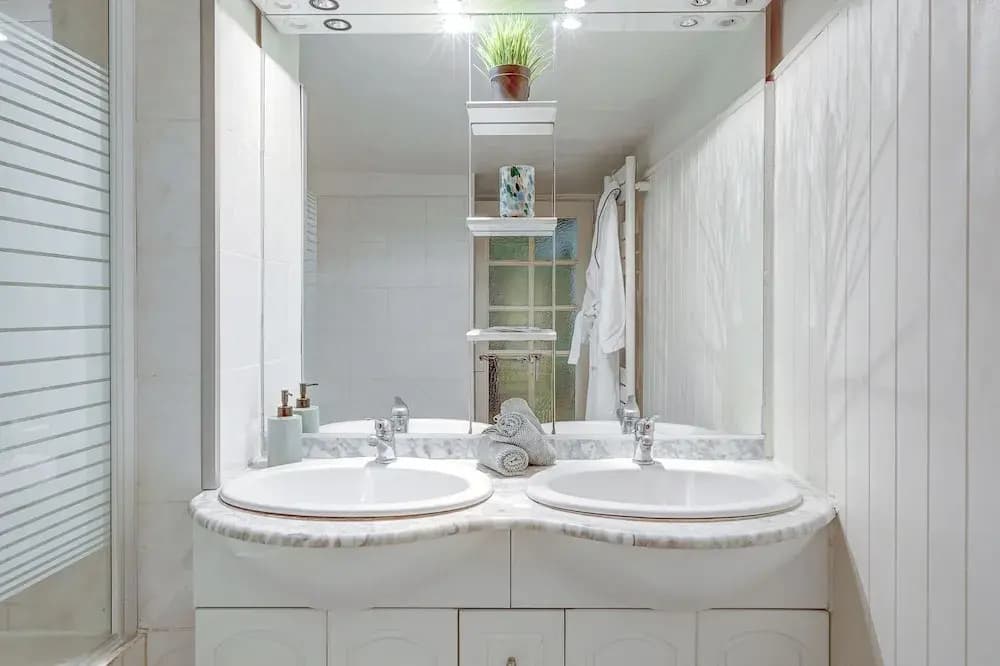 Cozy 2BR in the Heart of Île Saint-Louis - photo 7