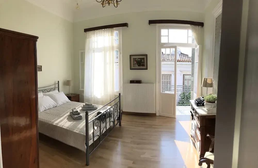 The Bozonians Neoclassical house - main photo