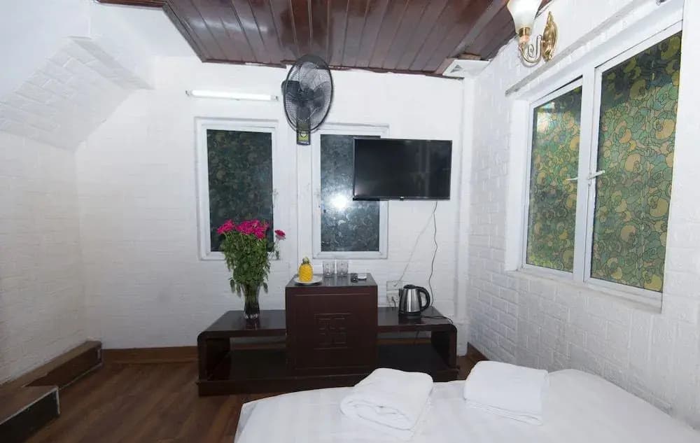 Lunar Hotel - photo 6