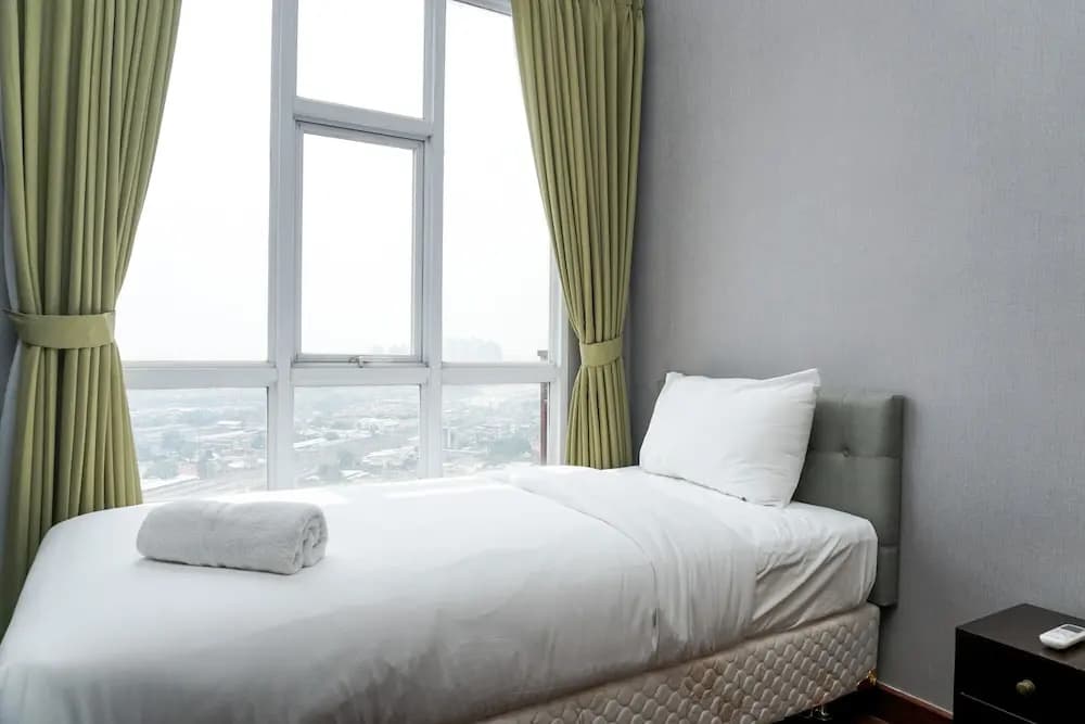 Fabulous 2BR Lucky Tower Apartment - photo 4