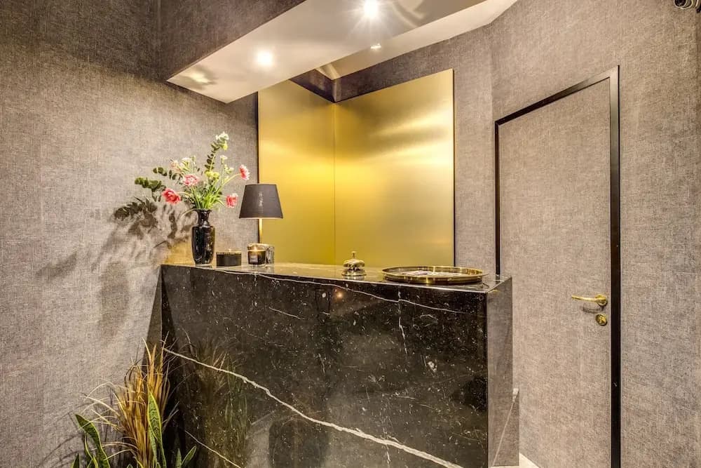 Fourheads Private Suites - photo 8