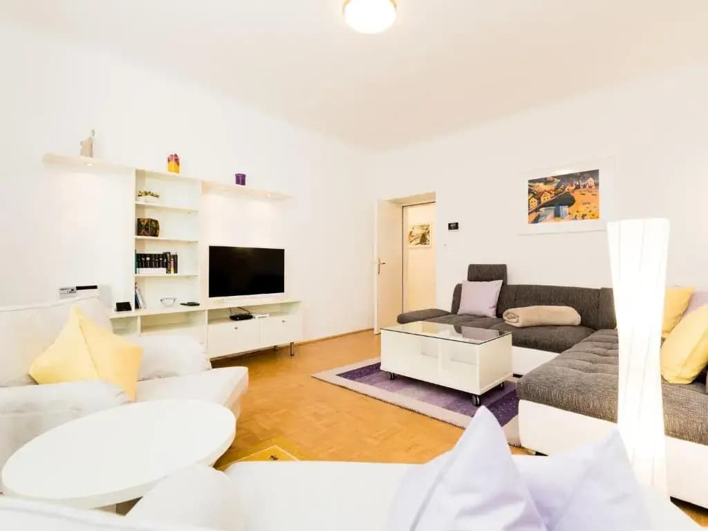 Vienna Apartment 1010 - photo 2