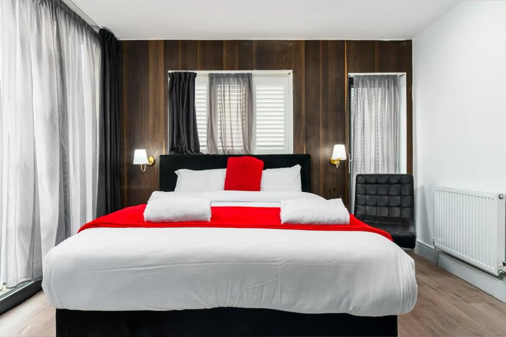 The Whitechapel - photo 2