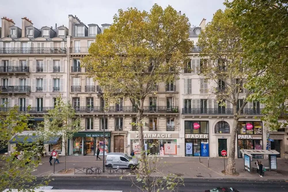 Modern and Cosy Flat in the Heart of Paris - photo 1