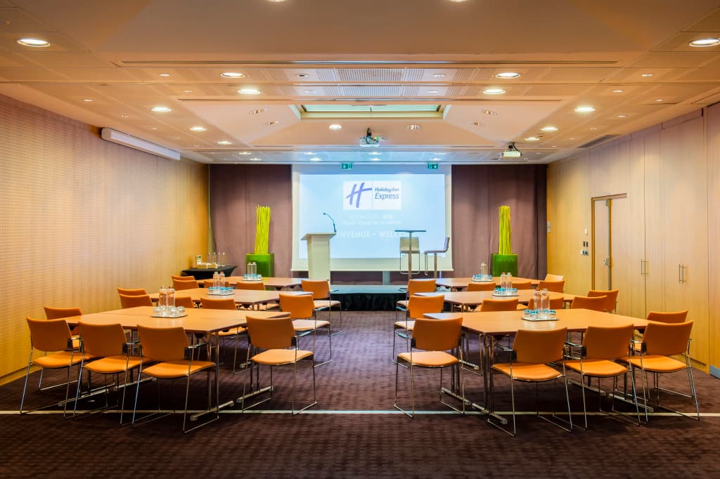 Holiday Inn Express Paris-Canal de la Villette by IHG - photo 16