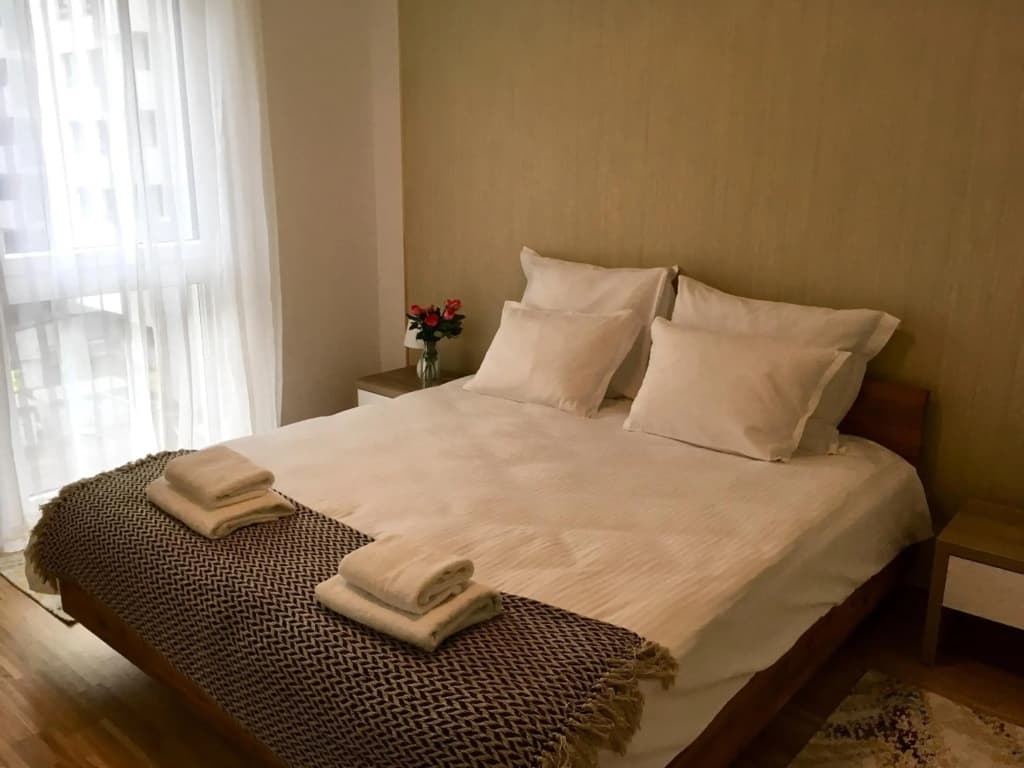 White Vintage Park View Apartment - photo 31