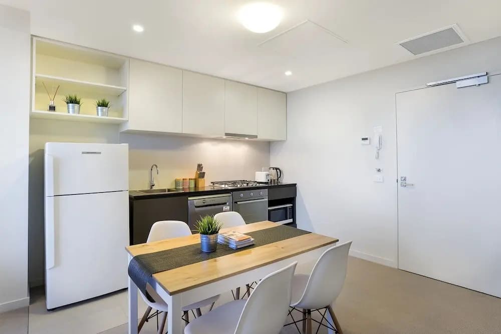 Collins Accommodation - photo 19