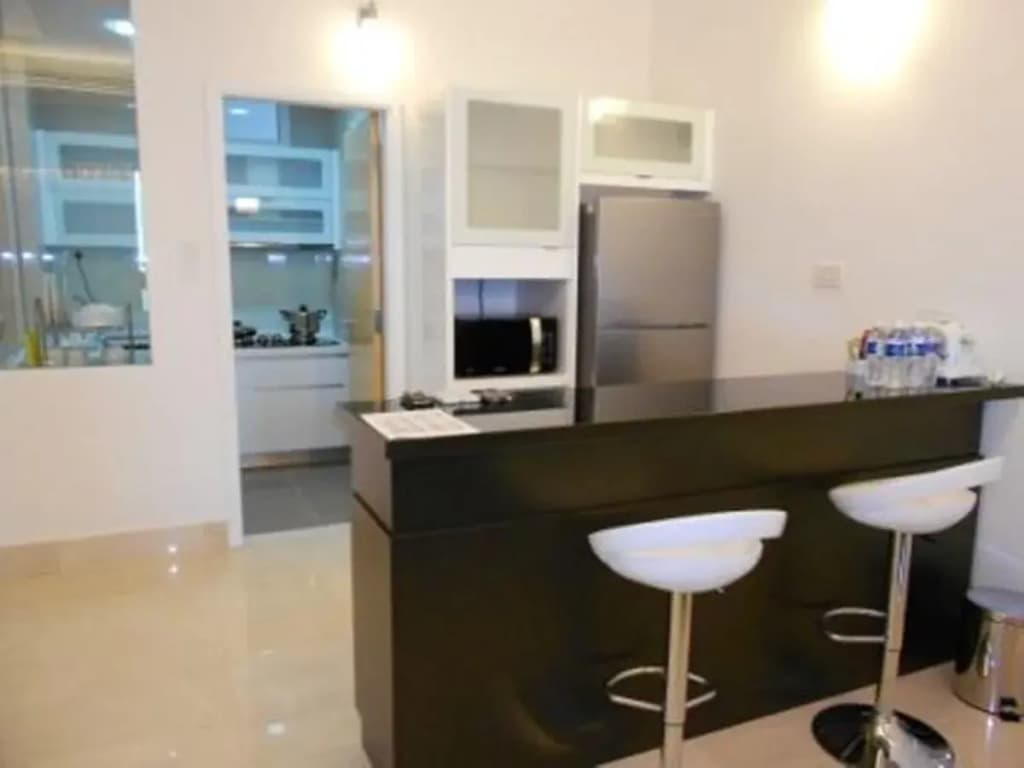 Brunsfield Embassyview Condosuite - photo 11