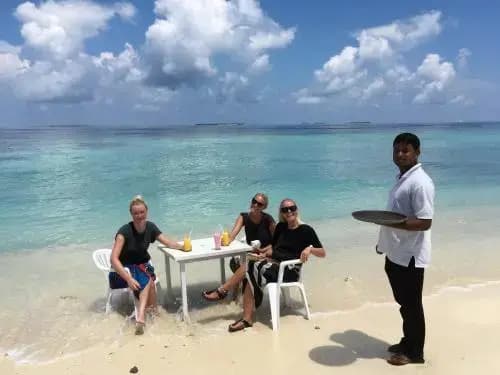 Island Host - photo 9