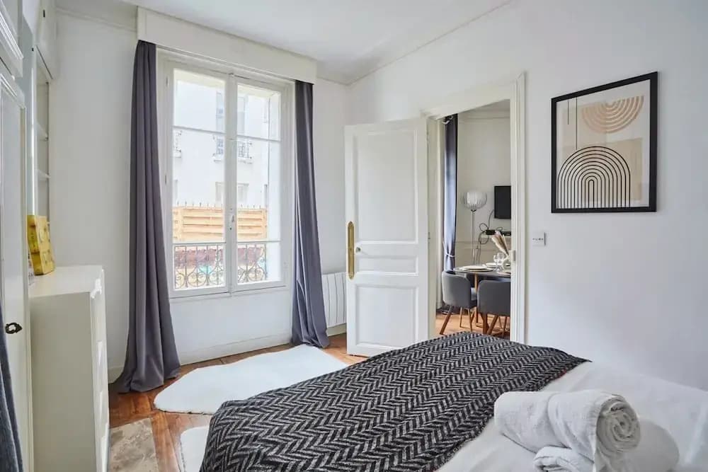 Superb Eiffel Tower Terrace Apartment - photo 2