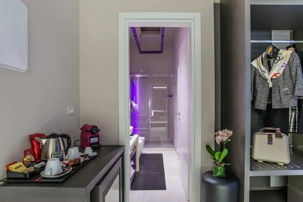 Via Veneto Prestige Rooms - photo 13