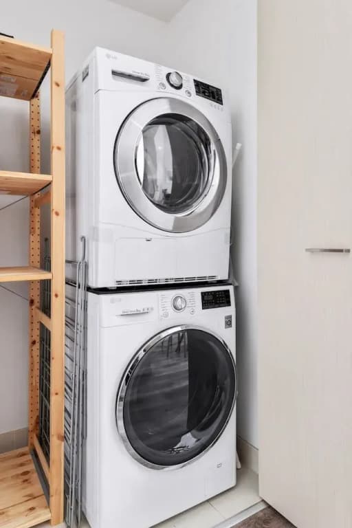 Stylish 2-bed Apartment Near MCG - photo 11