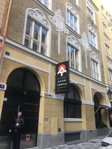 Luxury Modern Designed Oldtown Apartment - main photo