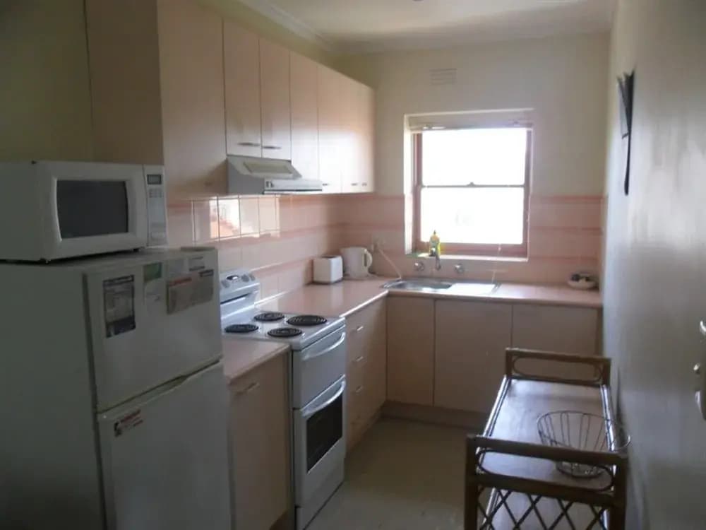 Australian Home Away @ Moonee Ponds - photo 3