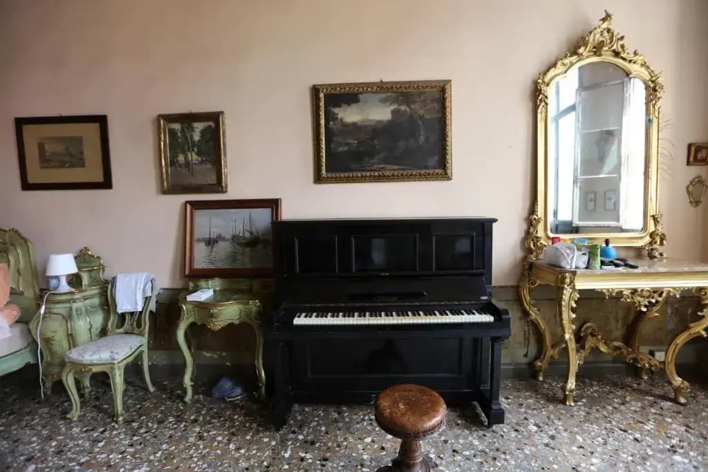 Vintage Venice Apartment - photo 20
