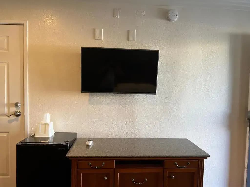 Welcome Inn on Colorado Blvd - photo 17