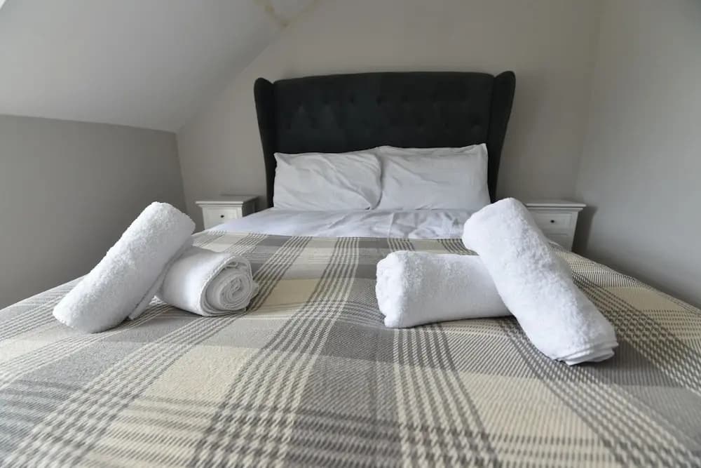First - Seagate House Apartment - photo 2