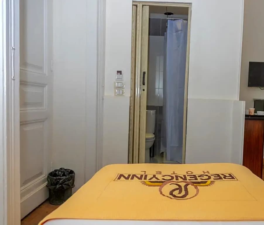Regency Inn - photo 2
