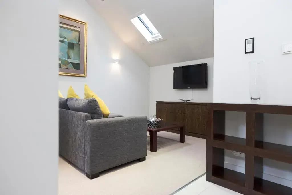 ALTIDO Contemporary and Vibrant 1BR flat near Princes Street - photo 6