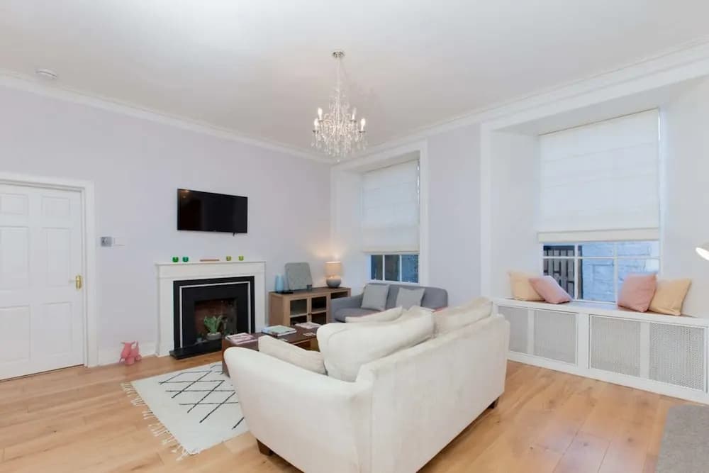 2 Bedroom Apartment In New Town - photo 3