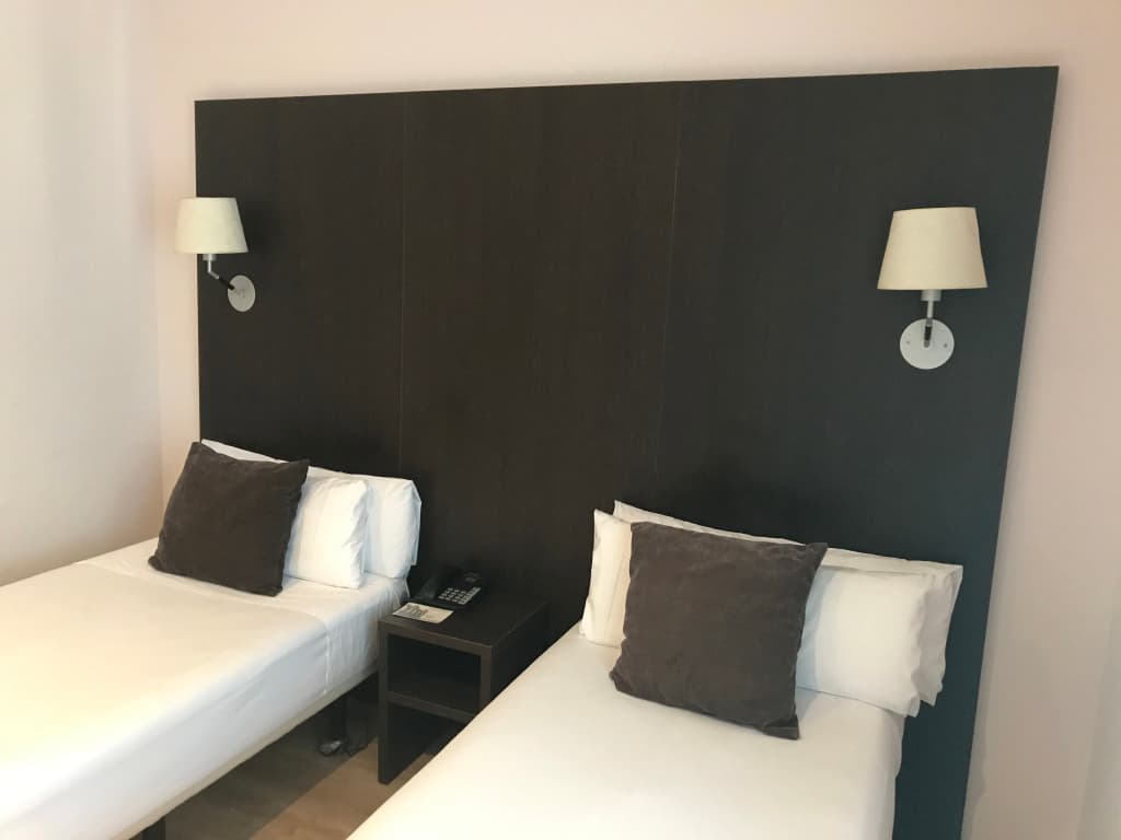 Ramblas Internacional Hotel - photo 2