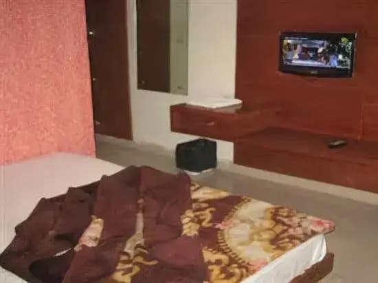 Hotel The Royal Inn - photo 1