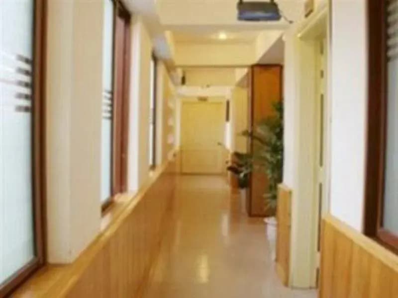 Valentine Hotel - photo 10