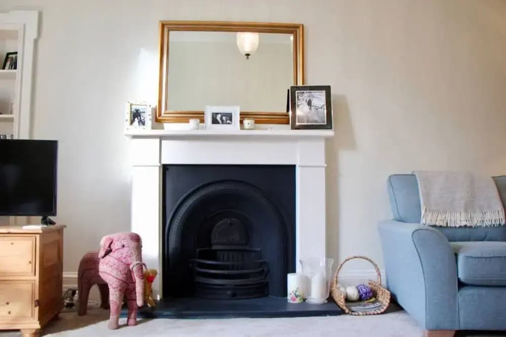 Classic 2 Bedroom Edinburgh Flat - photo 10