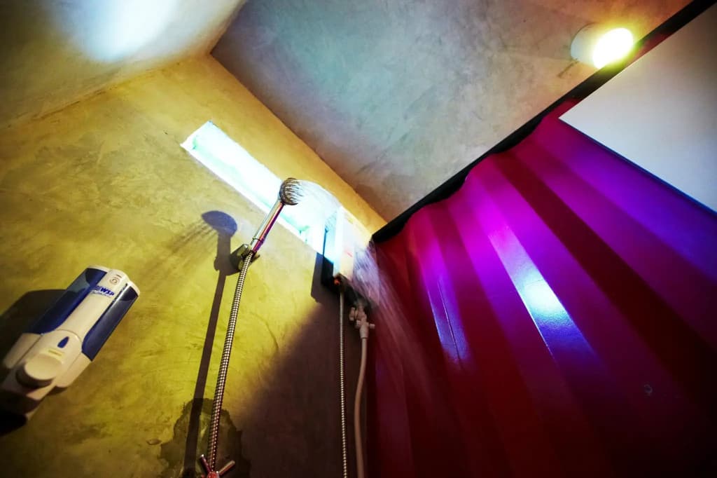 WH Hostel - photo 13