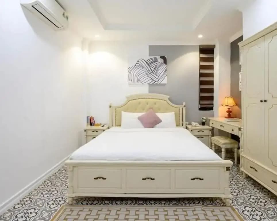 Luxe Paradise Suites Hotel Dich Vong Hau - photo 1