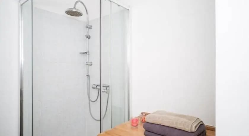 Smart & Fresh 2-Room Apartment - photo 7
