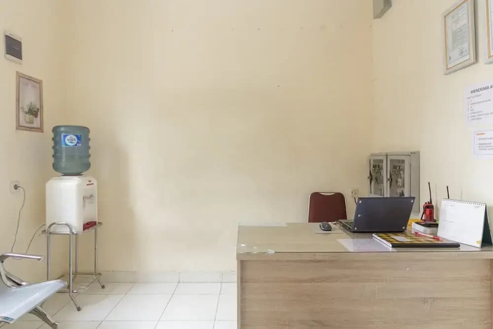RedDoorz Plus near Taman Rasuna Menteng - photo 3