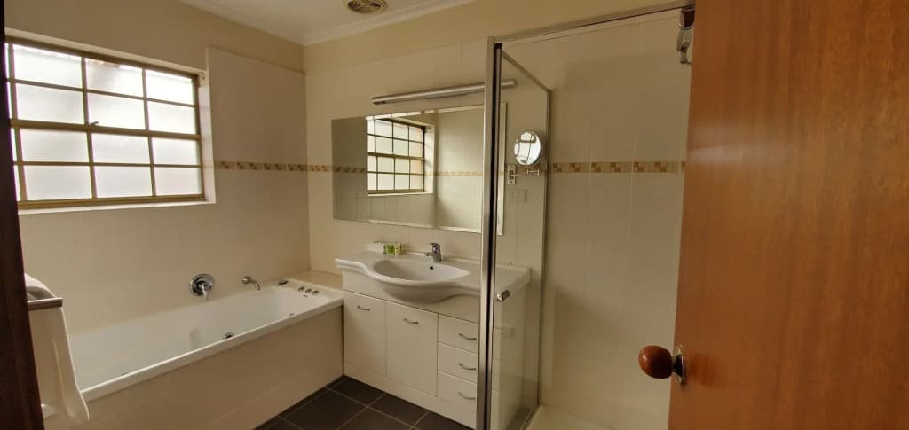 Yarra Valley Motel - photo 35