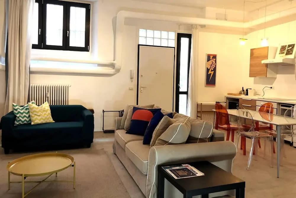 Inviting 2-bed Apartment in Milano - photo 3