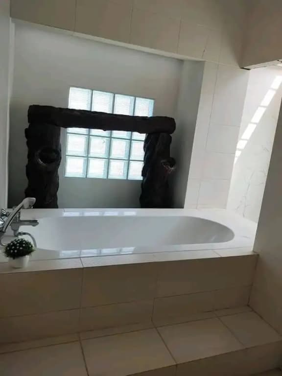 Charming 3-bedroom House With Pool Near Lat Krabang Airport - photo 10
