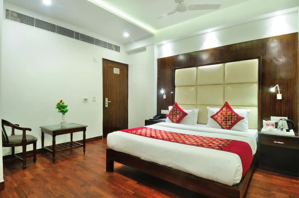 Hotel Yuvraj Deluxe - photo 6