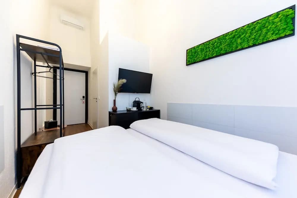 Adagio Downtown Rooms - photo 4